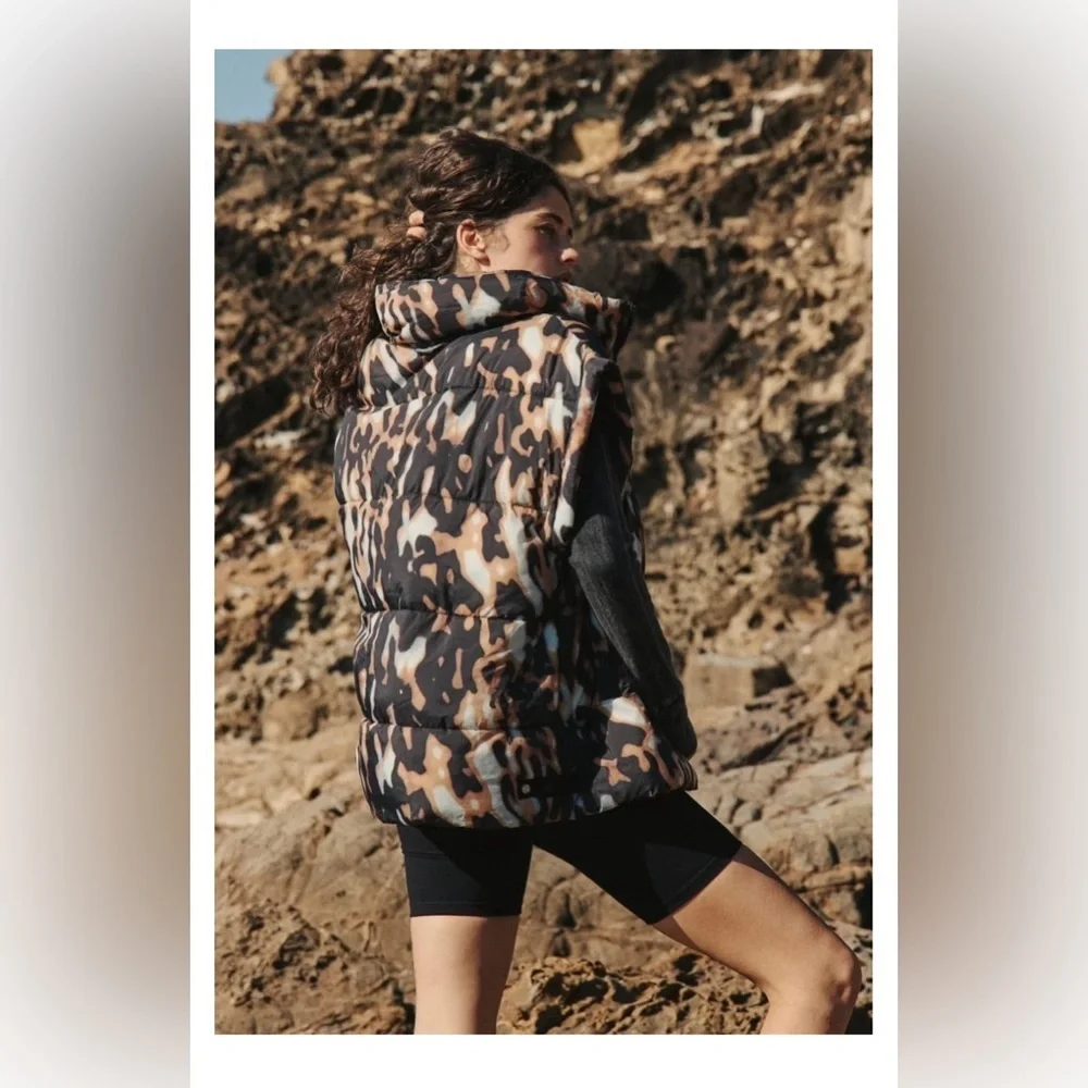Free People - FP Movement In A Bubble Printed Puffer Vest in Tortoise Shell - Picture 5 of 5